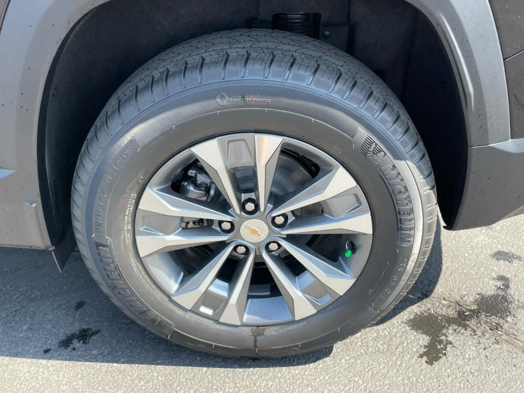 new 2026 Chevrolet Equinox car, priced at $31,570