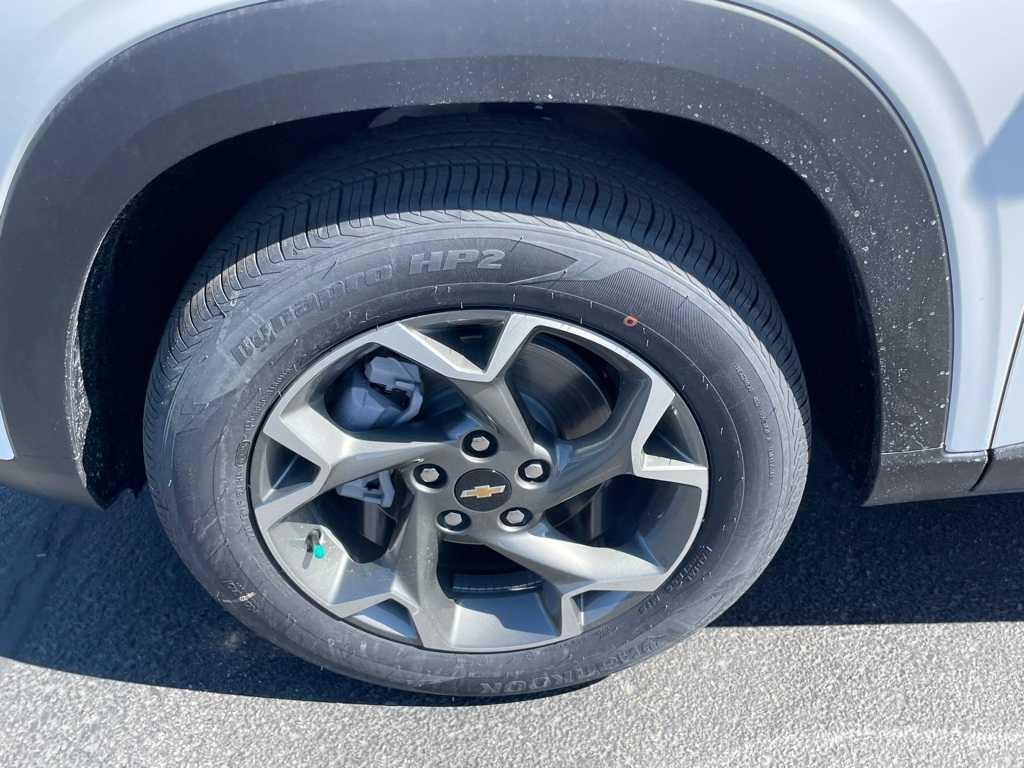 new 2025 Chevrolet Trax car, priced at $25,385