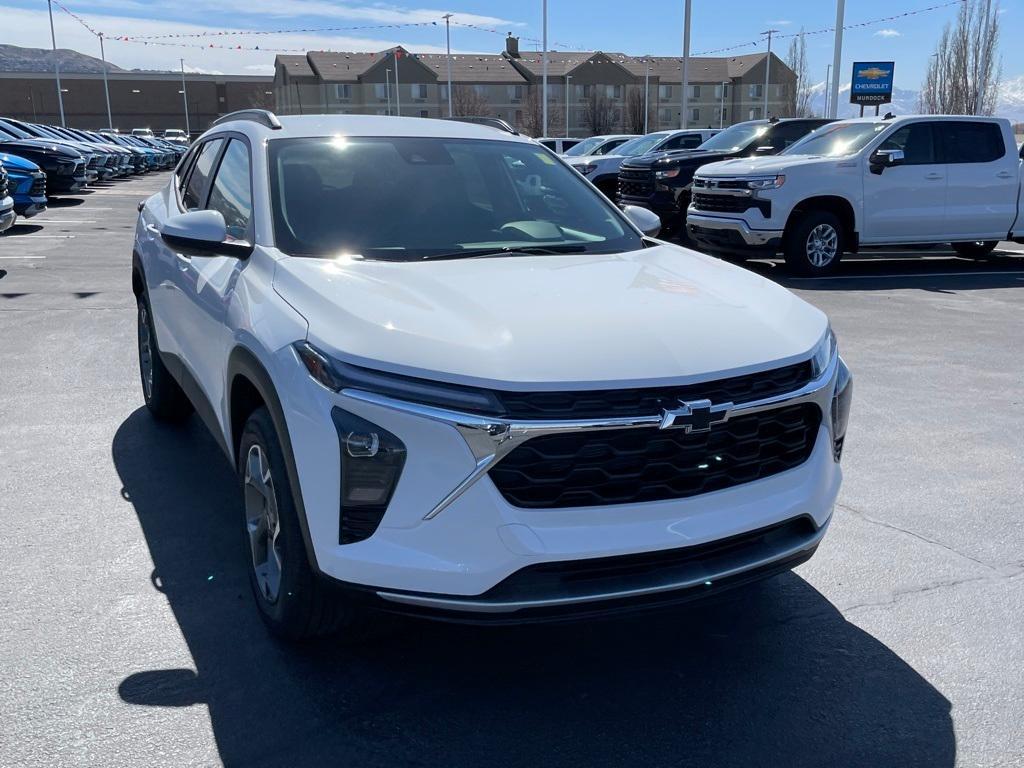 new 2025 Chevrolet Trax car, priced at $25,885