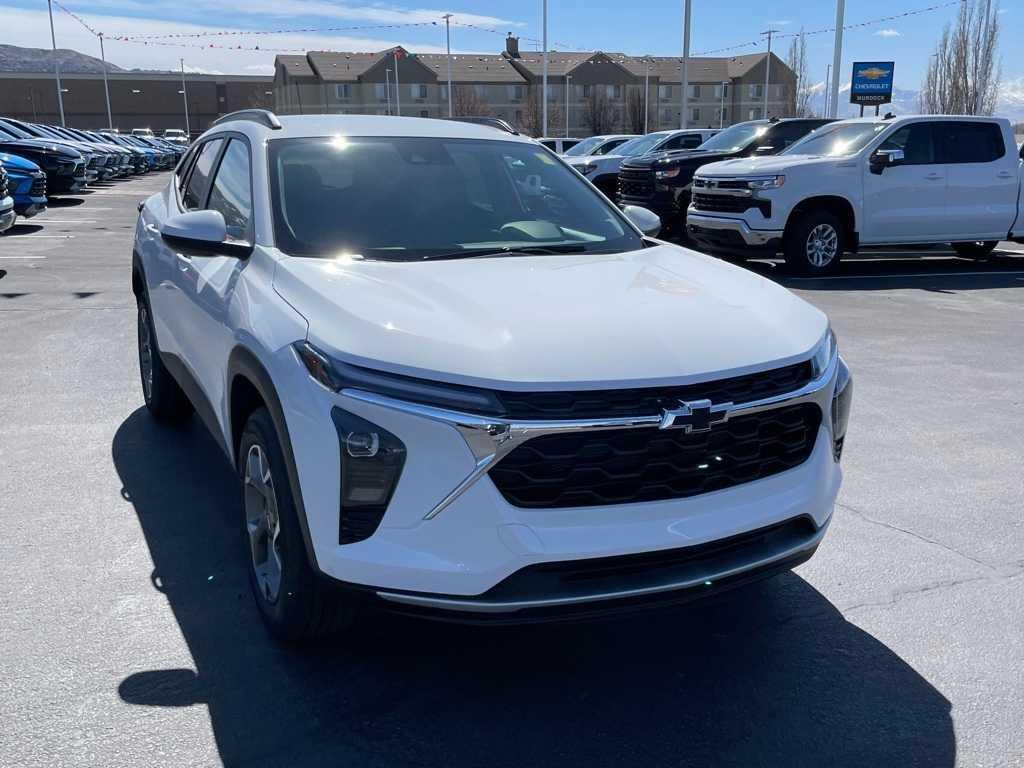 new 2025 Chevrolet Trax car, priced at $25,385
