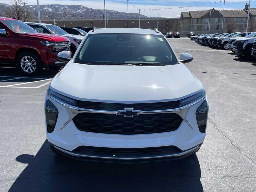 new 2025 Chevrolet Trax car, priced at $25,385