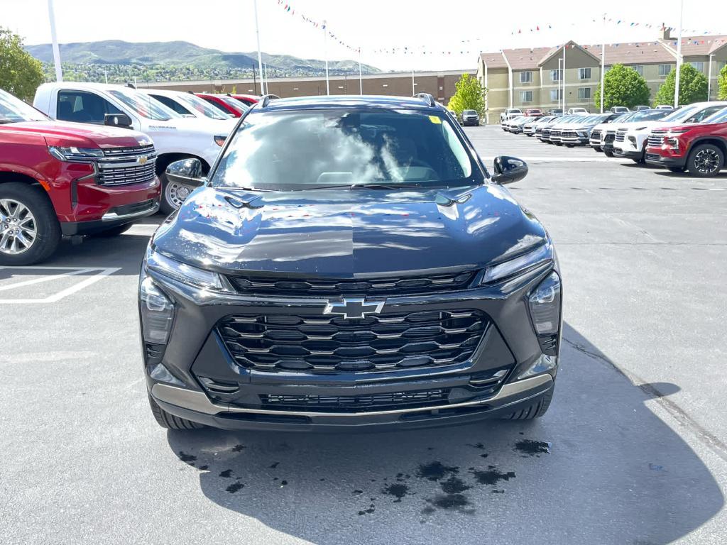 new 2025 Chevrolet Trax car, priced at $26,290