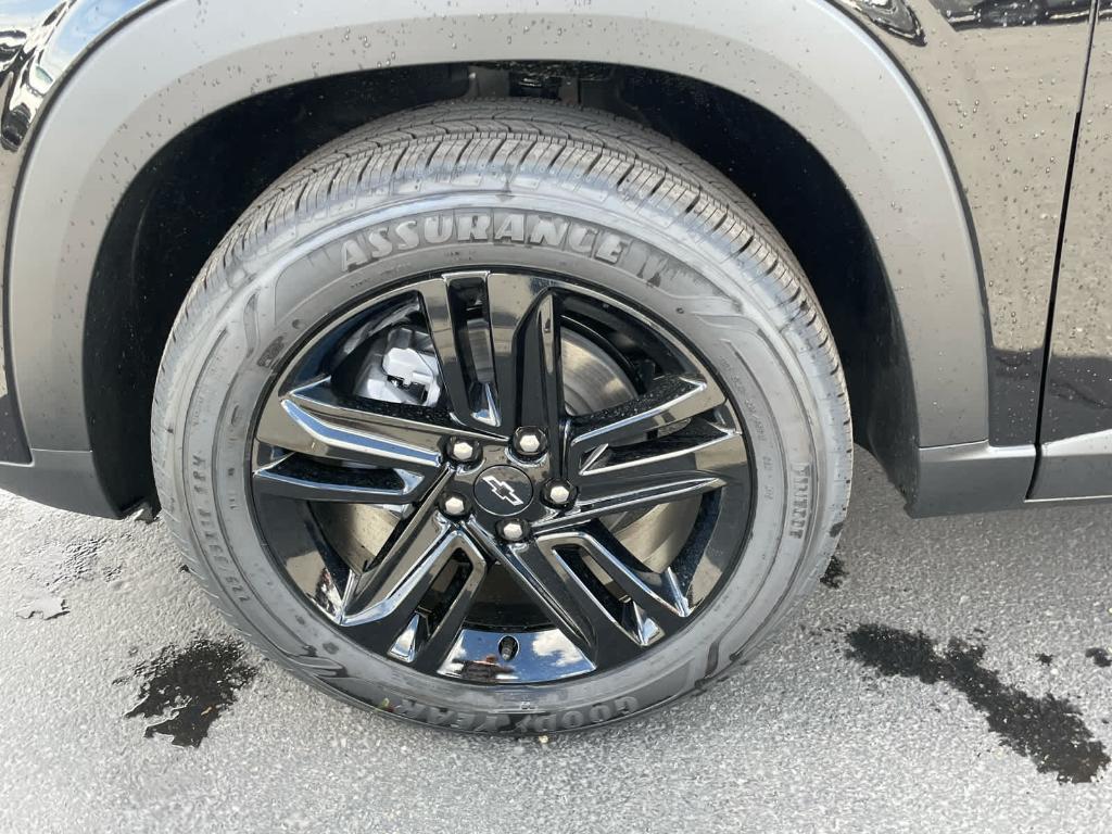 new 2025 Chevrolet Trax car, priced at $26,290