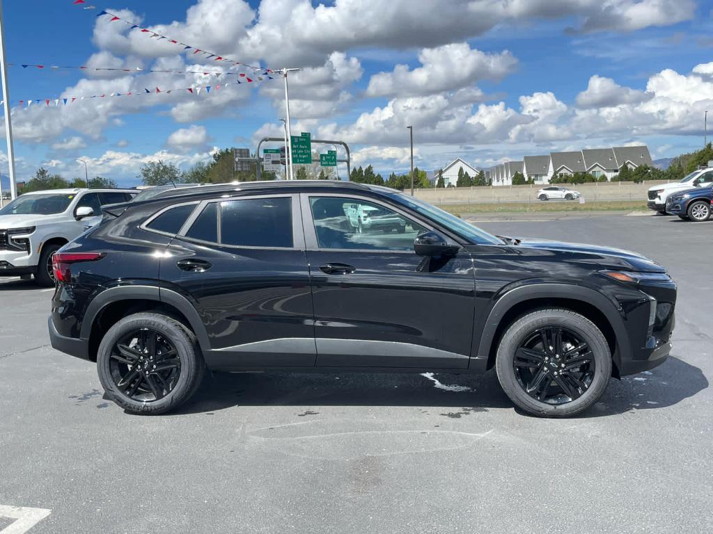 new 2025 Chevrolet Trax car, priced at $26,290