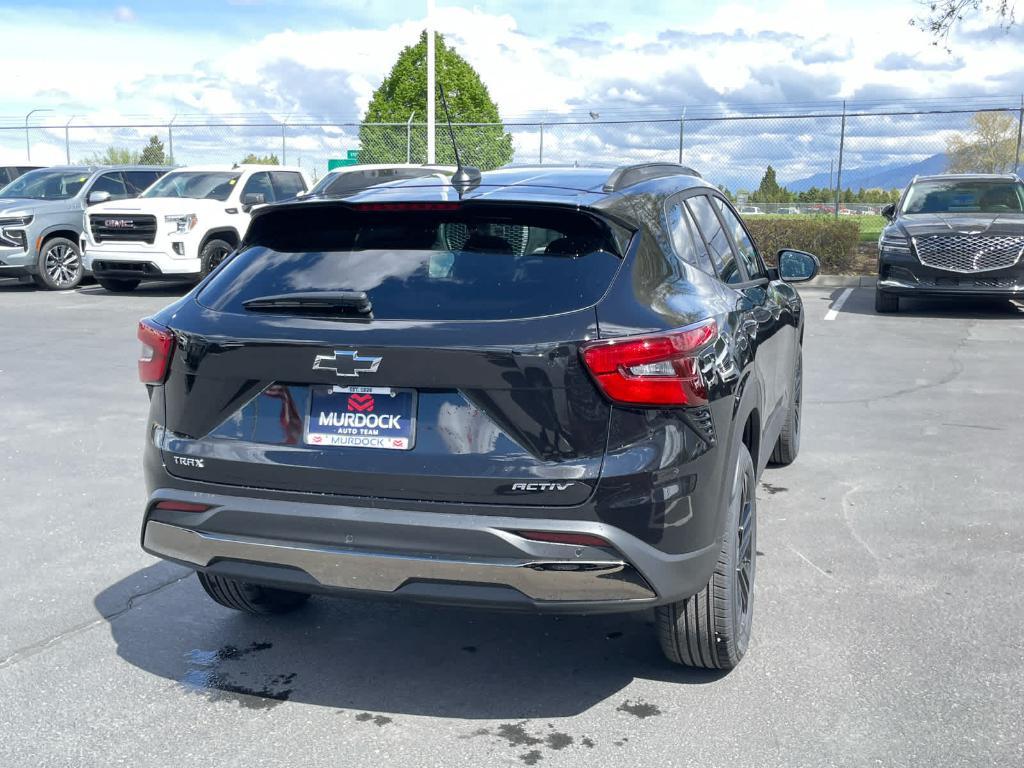 new 2025 Chevrolet Trax car, priced at $26,290
