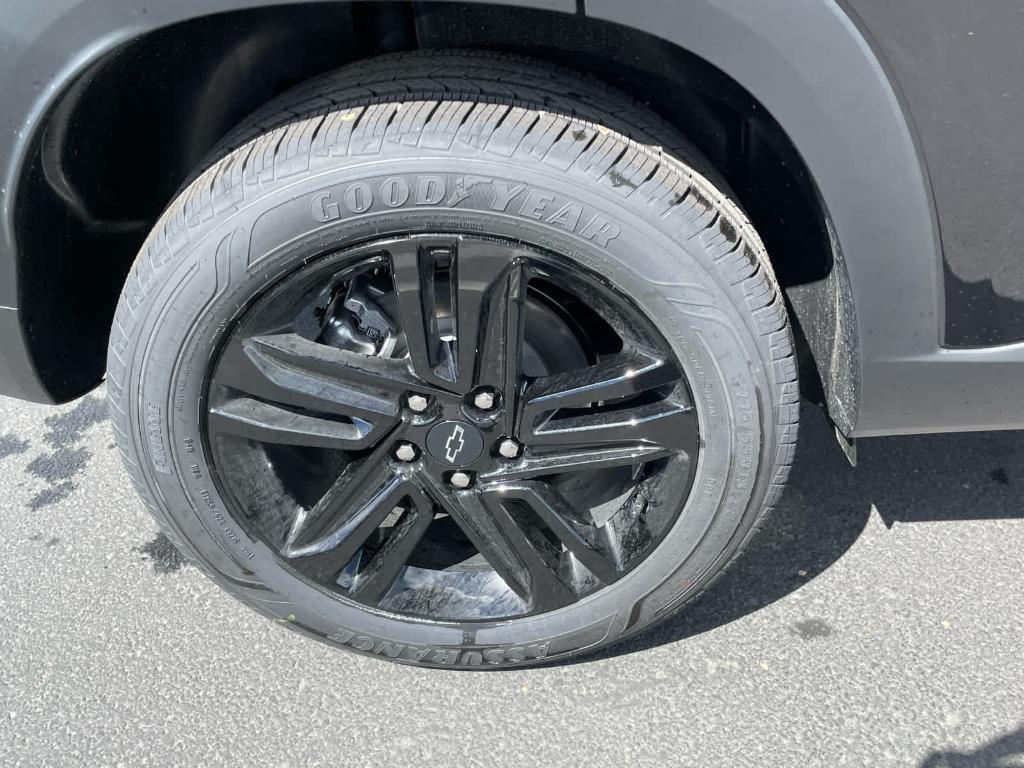 new 2025 Chevrolet Trax car, priced at $26,290