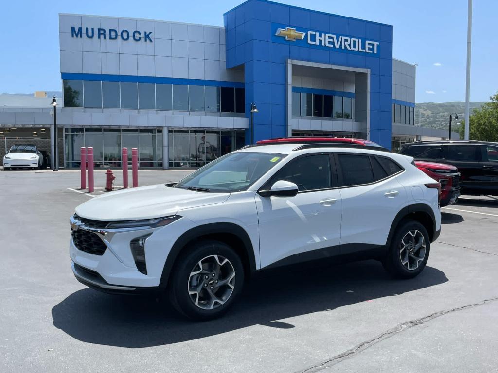 new 2025 Chevrolet Trax car, priced at $22,885