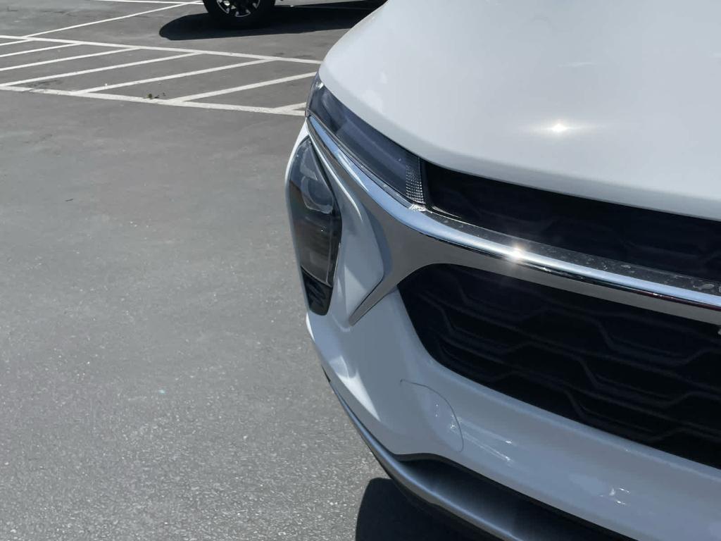 new 2025 Chevrolet Trax car, priced at $22,885