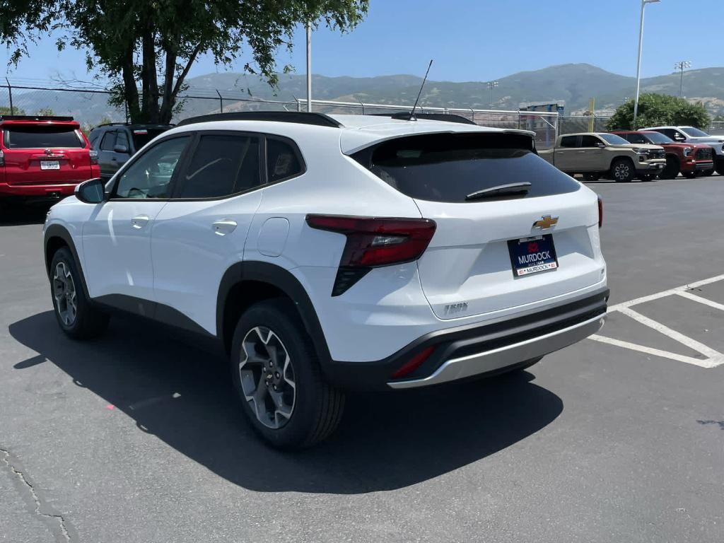 new 2025 Chevrolet Trax car, priced at $22,885