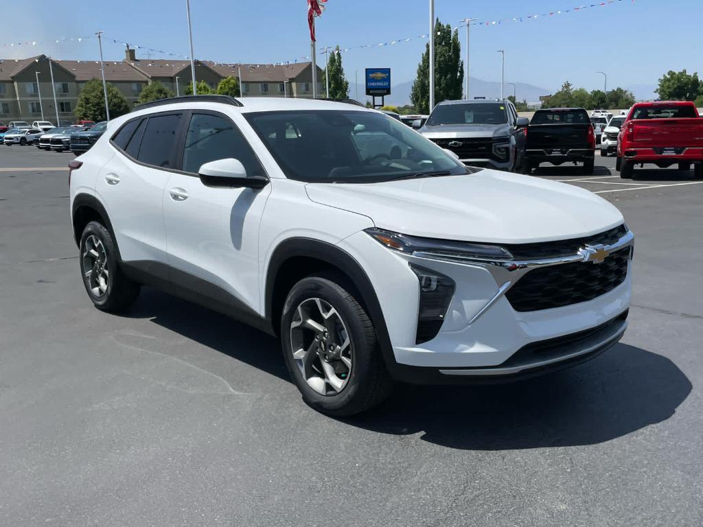 new 2025 Chevrolet Trax car, priced at $22,885