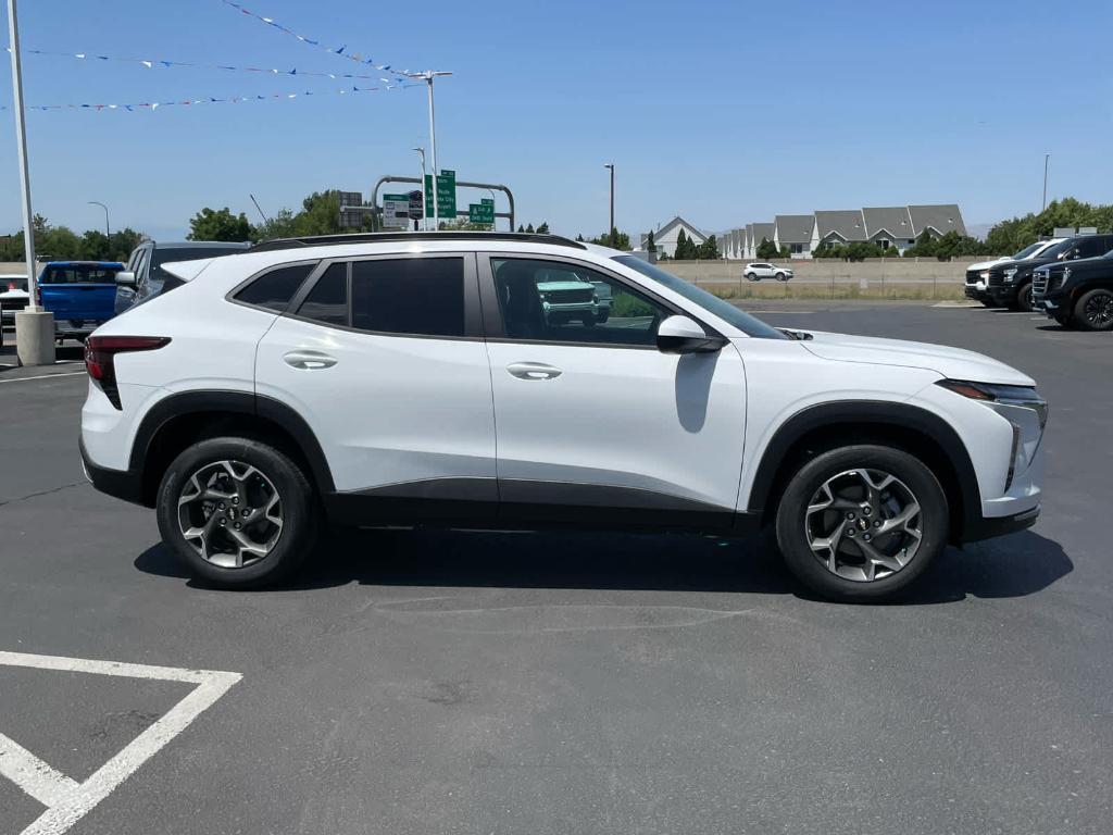 new 2025 Chevrolet Trax car, priced at $22,885