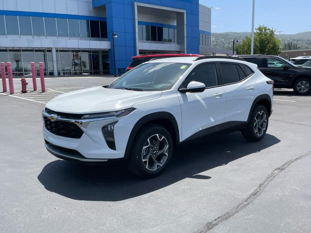 new 2025 Chevrolet Trax car, priced at $22,885