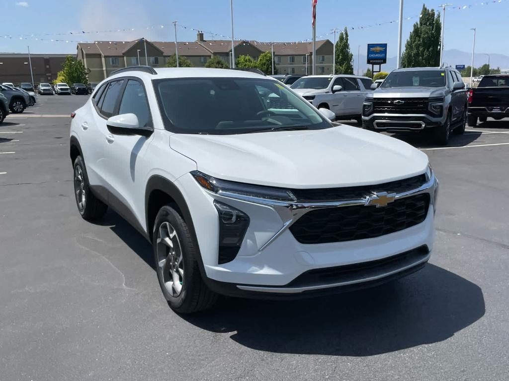 new 2025 Chevrolet Trax car, priced at $22,885