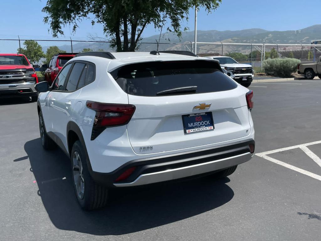 new 2025 Chevrolet Trax car, priced at $22,885