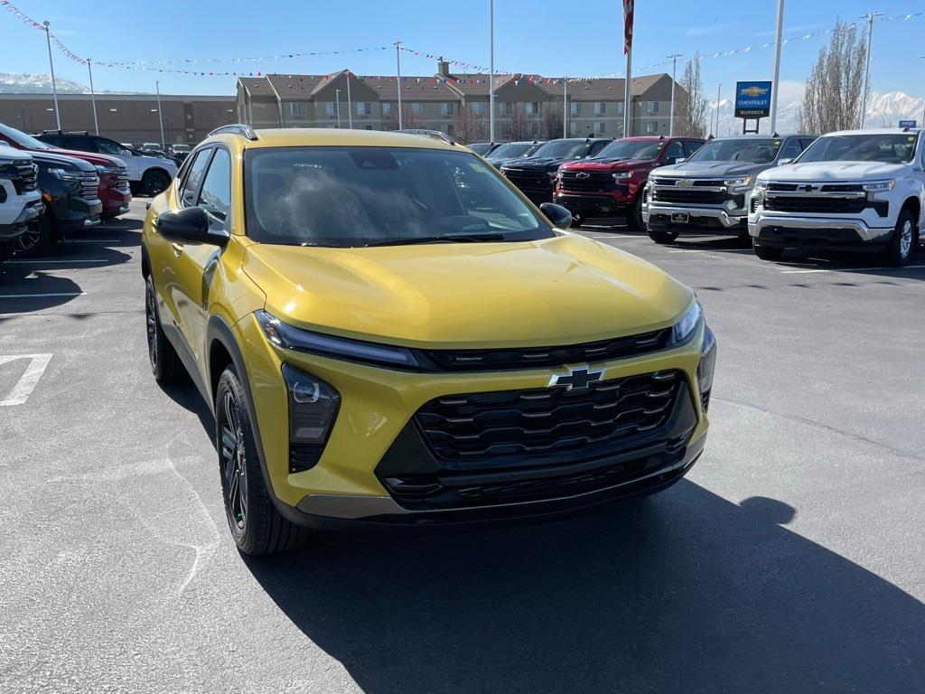 new 2025 Chevrolet Trax car, priced at $27,205