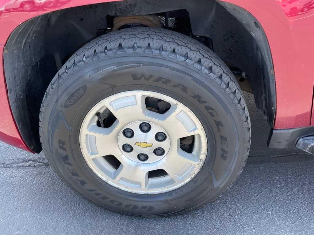 used 2007 Chevrolet Suburban car, priced at $5,915
