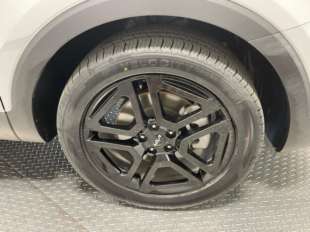 used 2024 Kia Telluride car, priced at $43,300