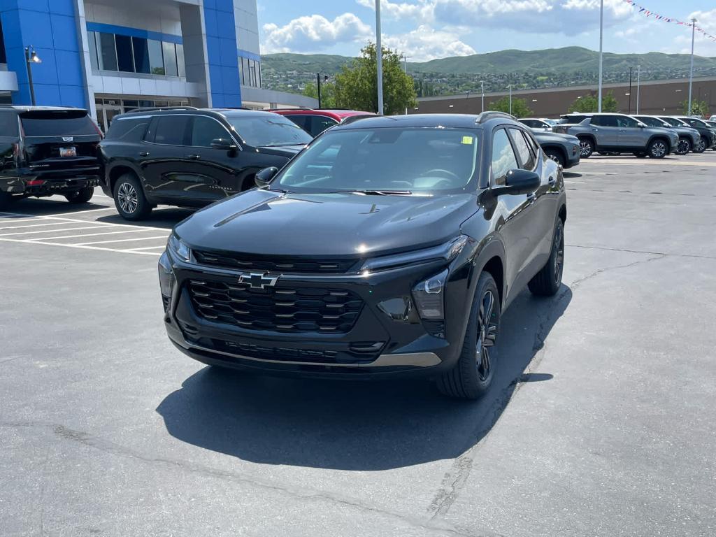 new 2025 Chevrolet Trax car, priced at $26,390