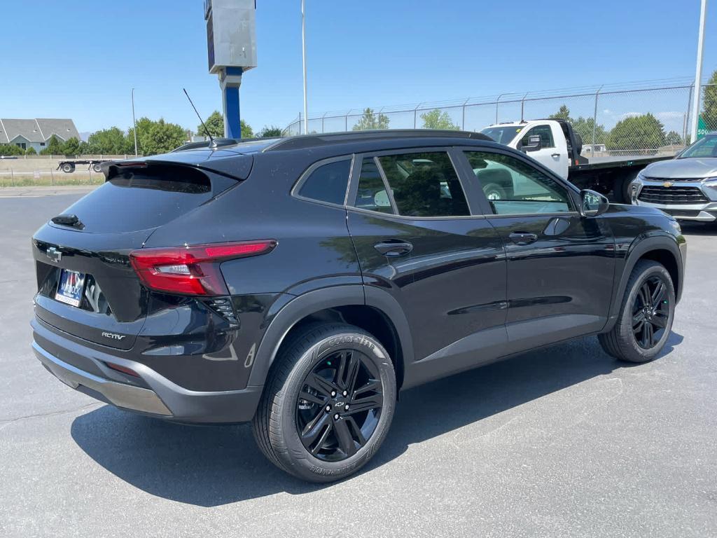 new 2025 Chevrolet Trax car, priced at $26,390
