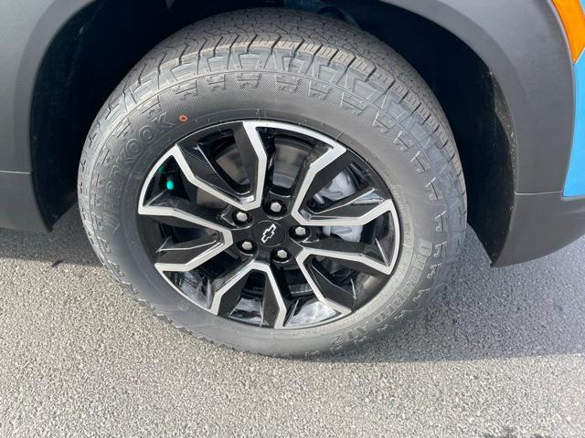 new 2025 Chevrolet TrailBlazer car, priced at $33,575