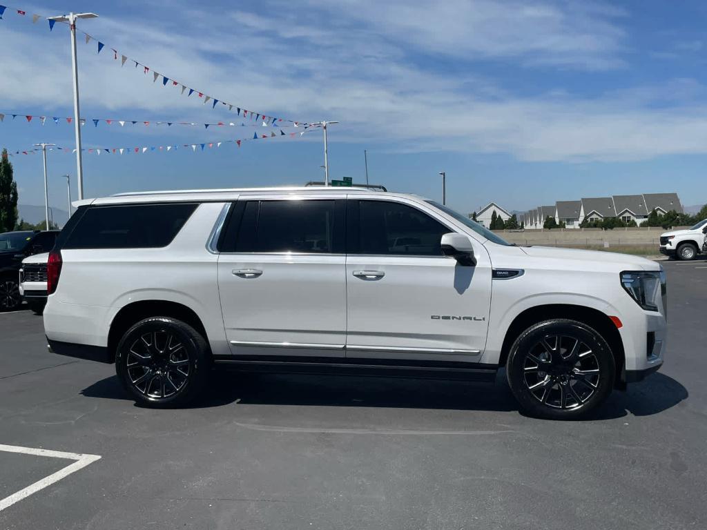 used 2023 GMC Yukon XL car, priced at $65,400
