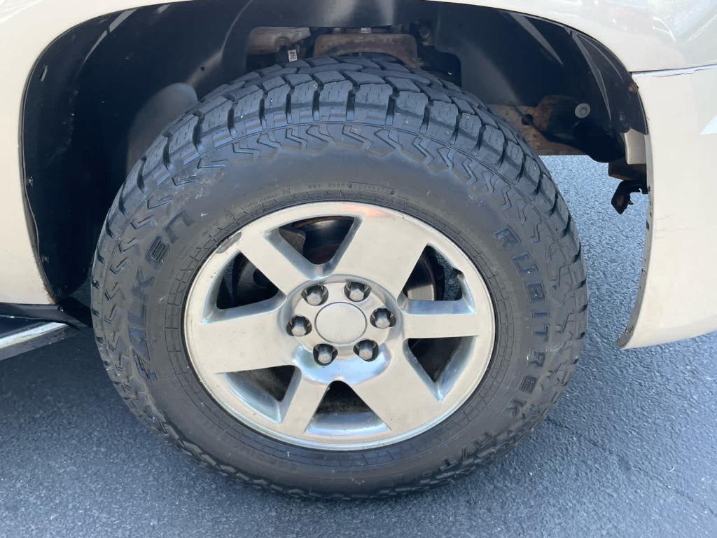 used 2008 GMC Yukon XL car, priced at $7,900