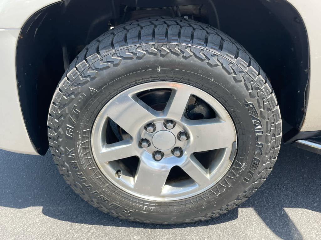used 2008 GMC Yukon XL car, priced at $7,900