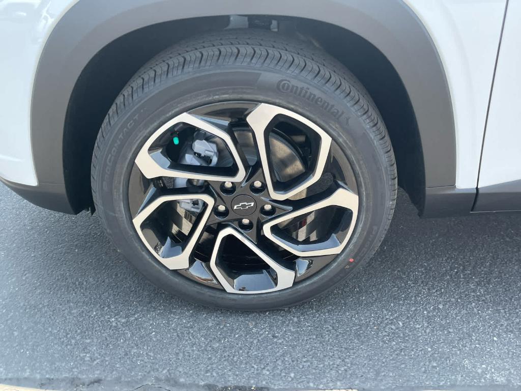 new 2025 Chevrolet Trax car, priced at $25,440