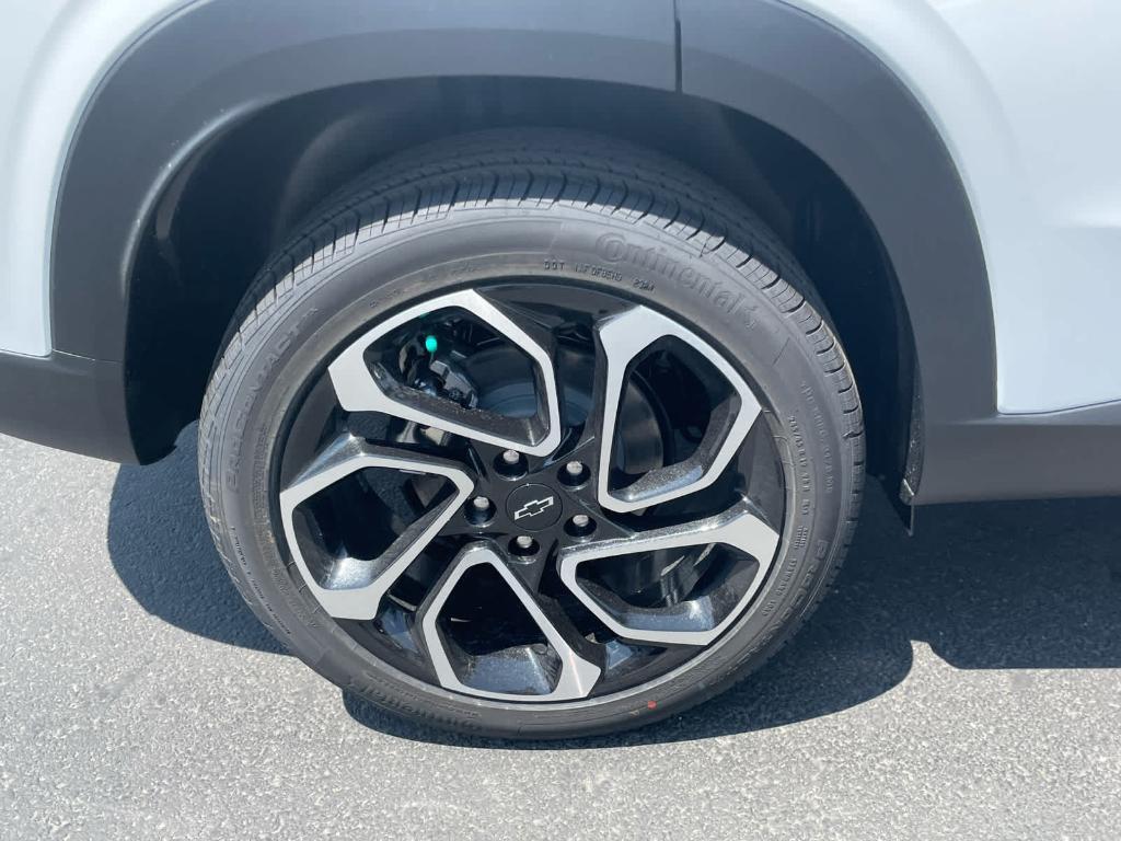 new 2025 Chevrolet Trax car, priced at $25,440