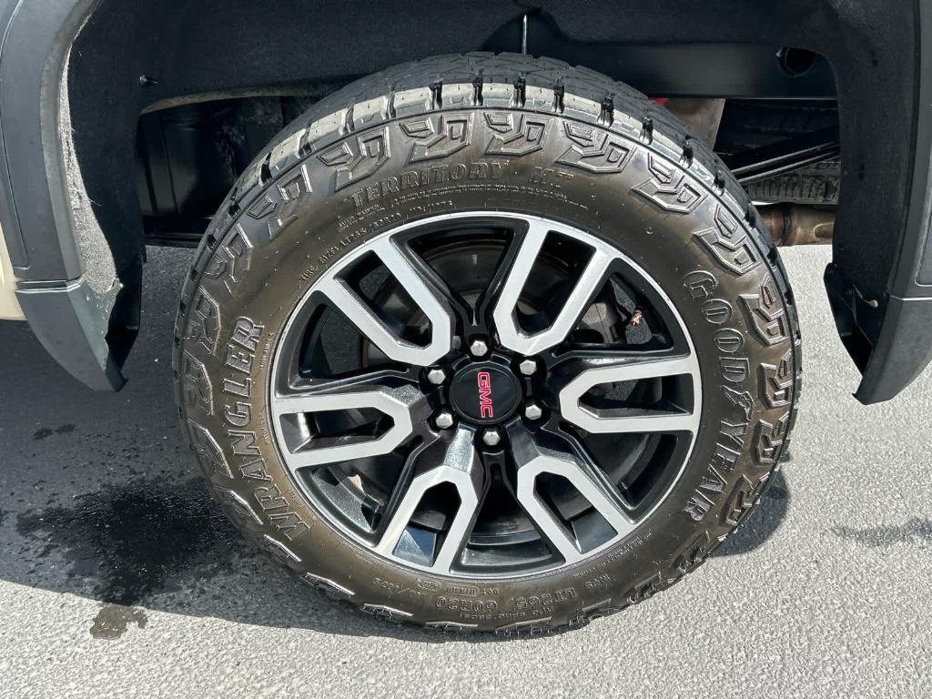 used 2022 GMC Sierra 1500 car, priced at $42,940