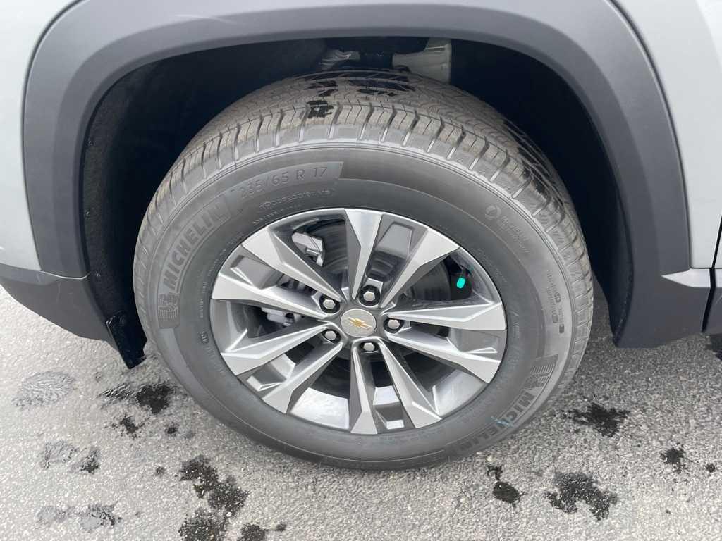new 2025 Chevrolet Equinox car, priced at $31,740