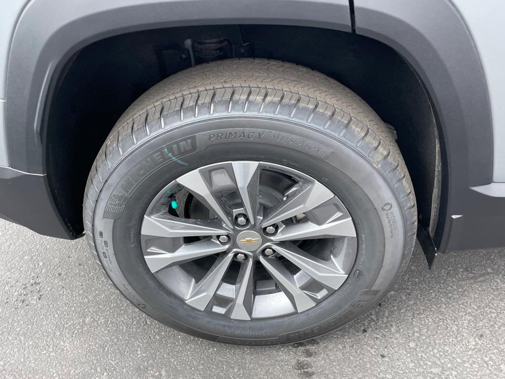 new 2025 Chevrolet Equinox car, priced at $32,490