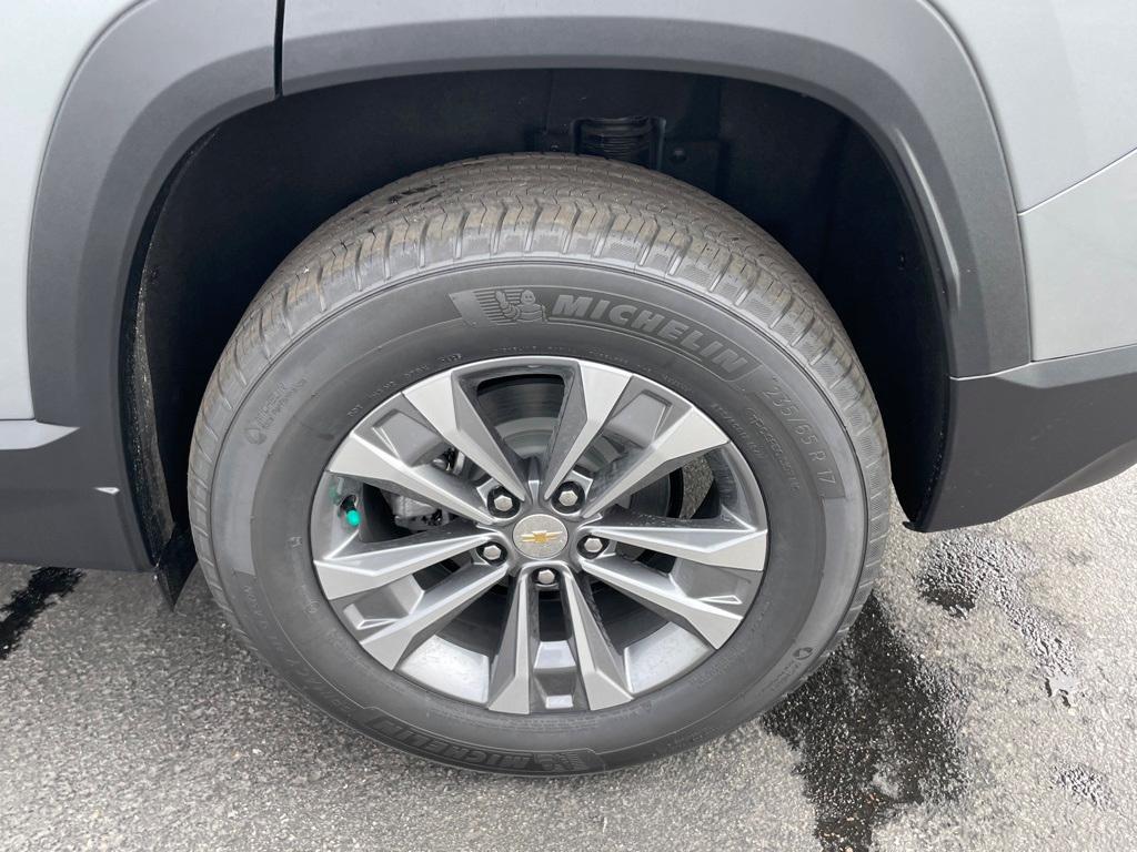 new 2025 Chevrolet Equinox car, priced at $32,490