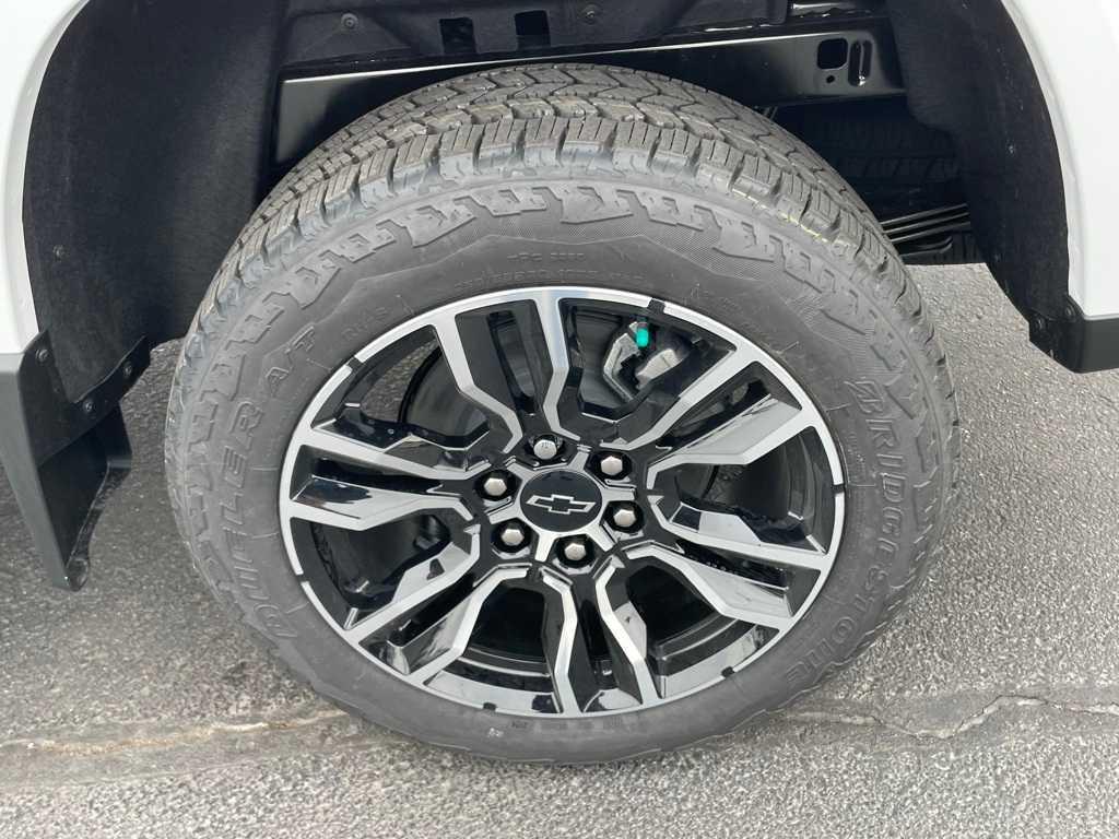 new 2025 Chevrolet Colorado car, priced at $49,305