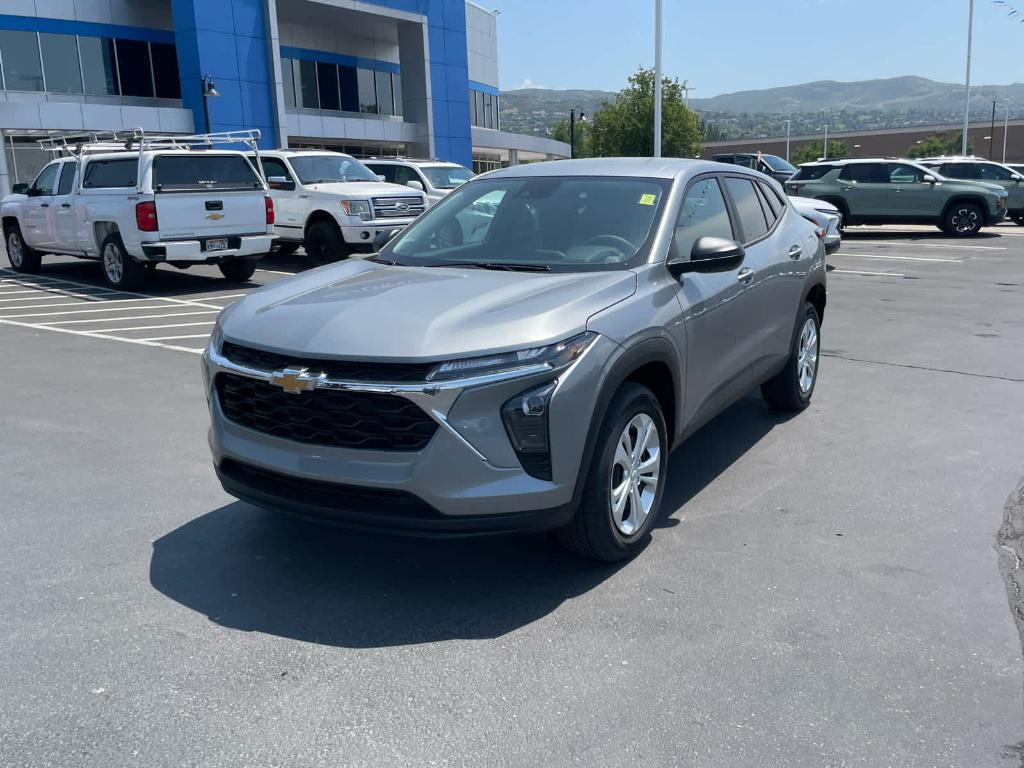 new 2025 Chevrolet Trax car, priced at $20,920