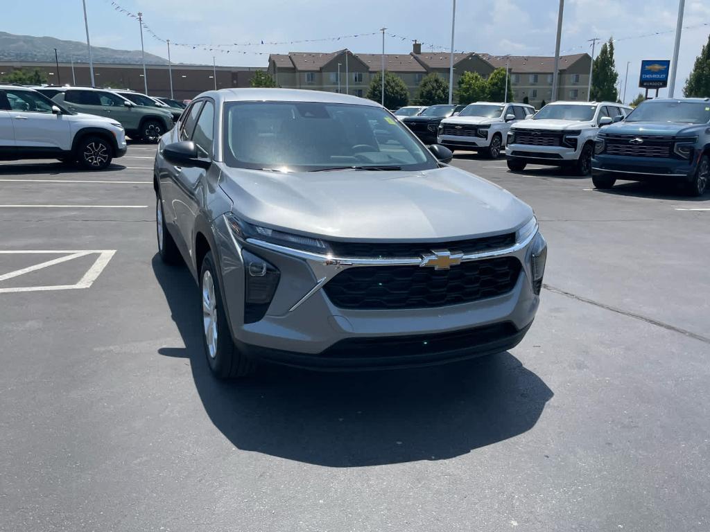 new 2025 Chevrolet Trax car, priced at $20,920