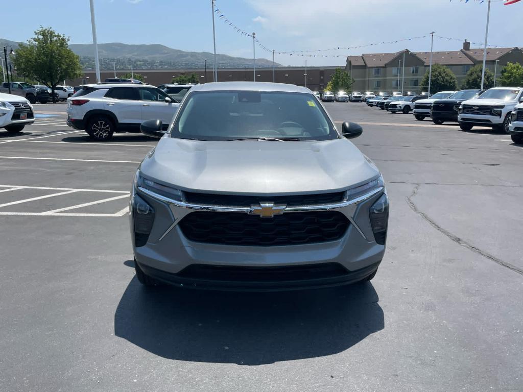 new 2025 Chevrolet Trax car, priced at $20,920
