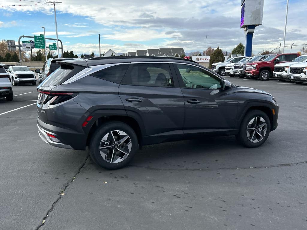used 2025 Hyundai TUCSON Hybrid car, priced at $37,600