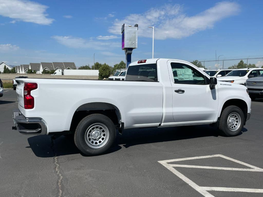 new 2026 Chevrolet Silverado 1500 car, priced at $32,900