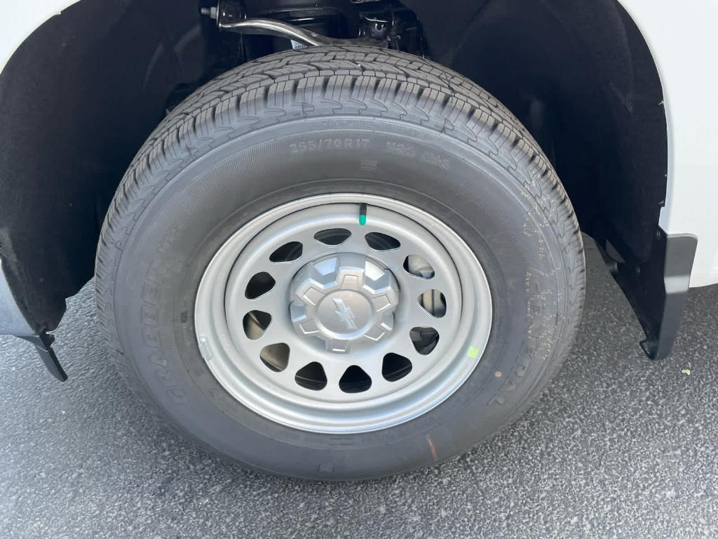 new 2026 Chevrolet Silverado 1500 car, priced at $32,900