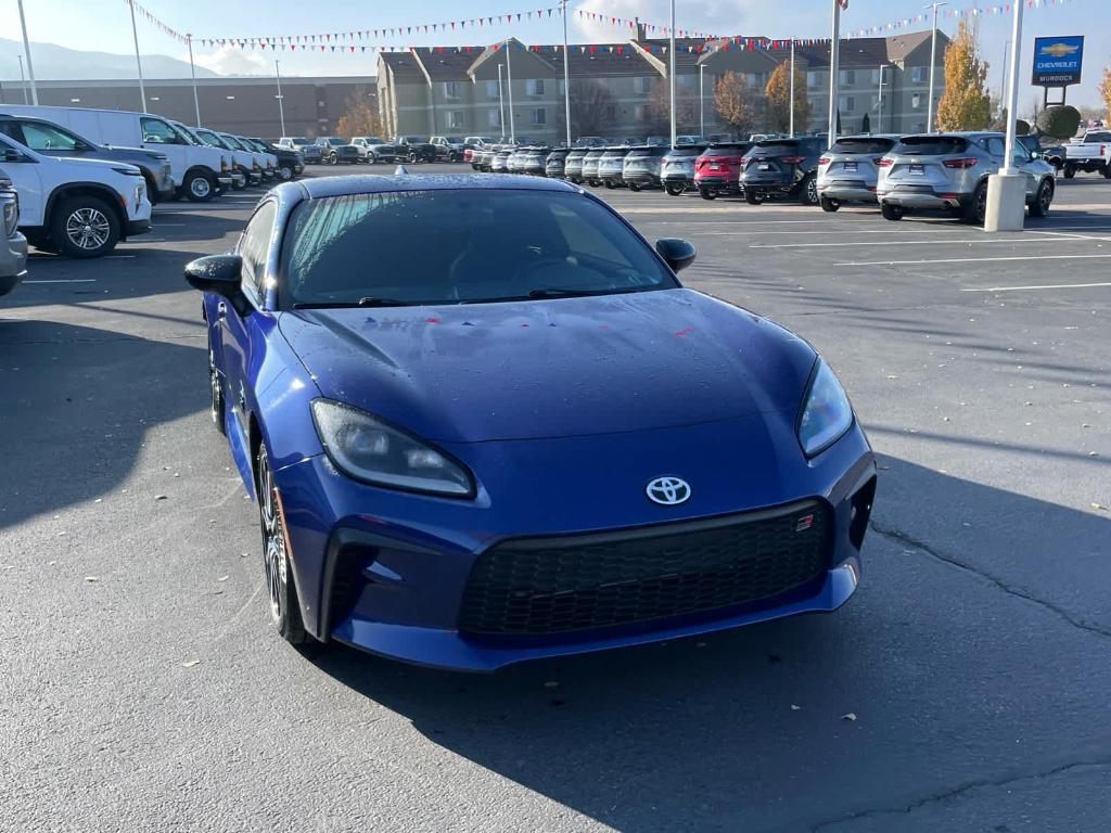 used 2025 Toyota GR86 car, priced at $30,900