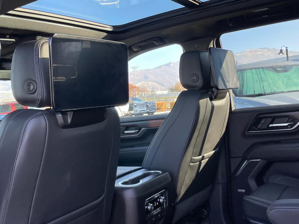 used 2025 GMC Yukon car, priced at $89,900