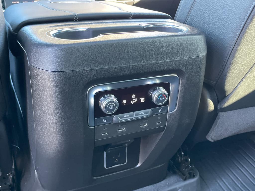 used 2025 GMC Yukon car, priced at $89,900