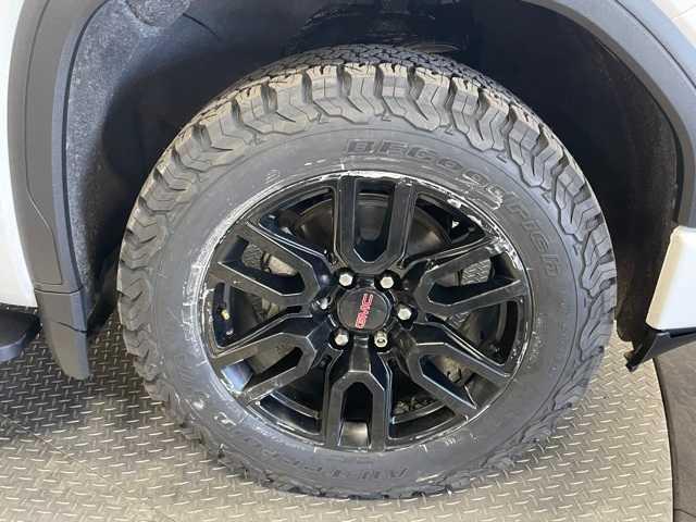 used 2021 GMC Sierra 1500 car, priced at $39,900