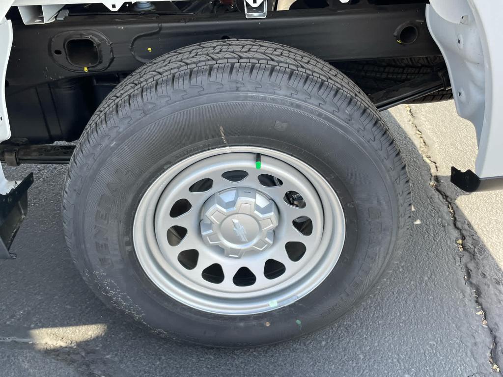 new 2026 Chevrolet Silverado 1500 car, priced at $32,900