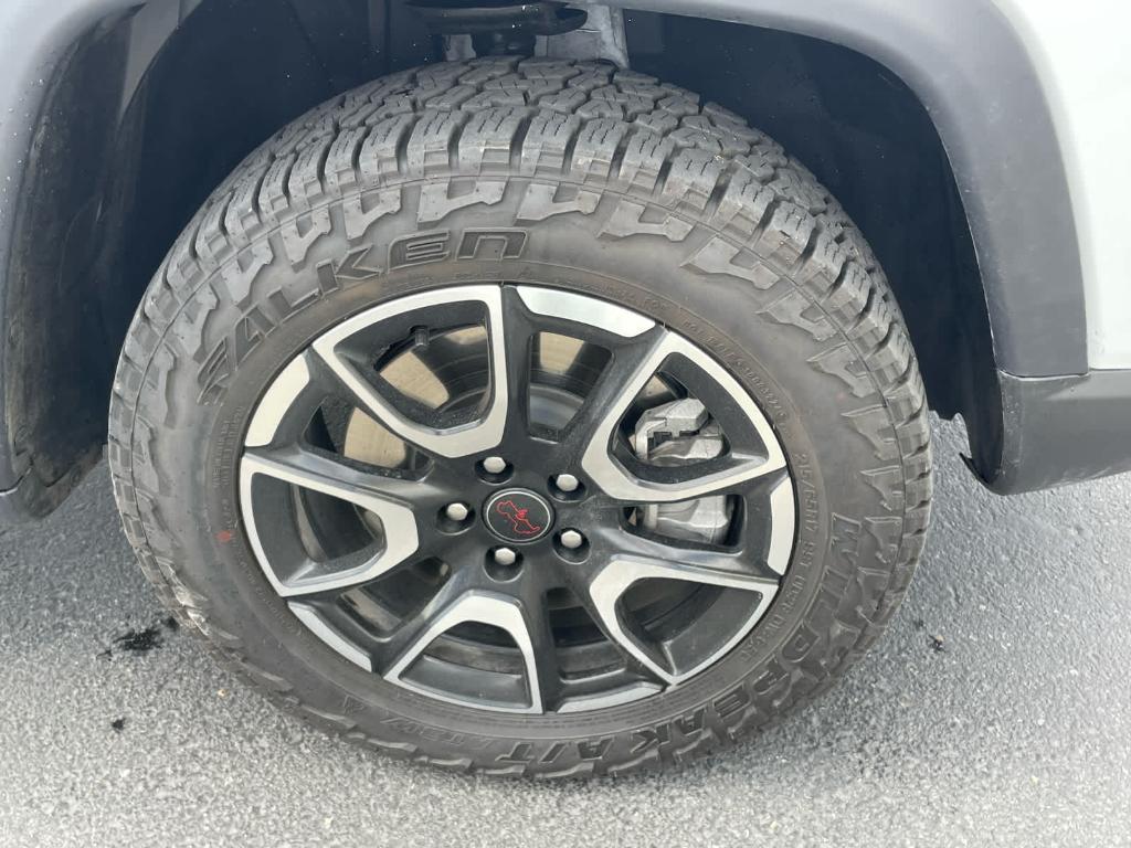 used 2025 Jeep Compass car, priced at $27,907