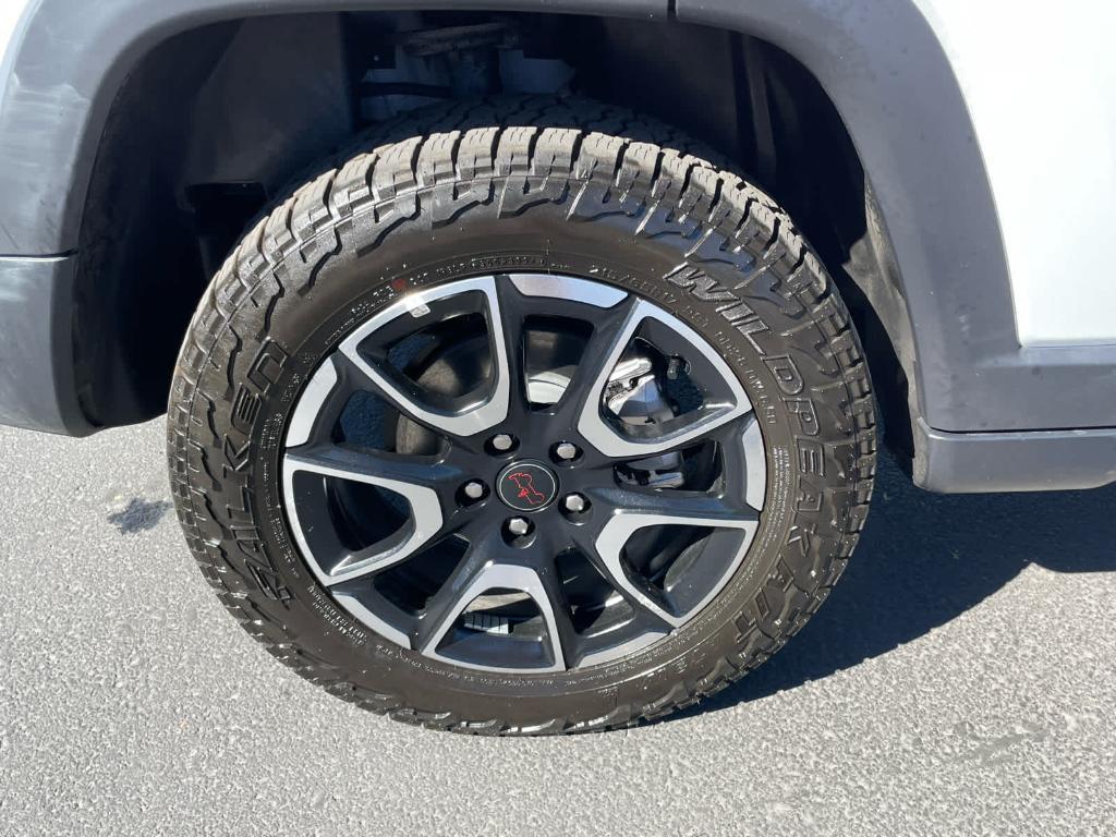 used 2025 Jeep Compass car, priced at $27,904