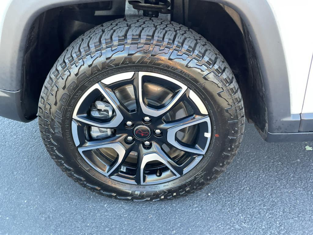 used 2025 Jeep Compass car, priced at $27,904