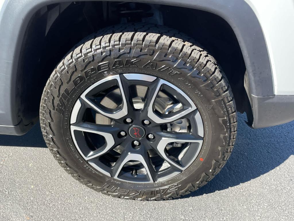 used 2025 Jeep Compass car, priced at $27,904