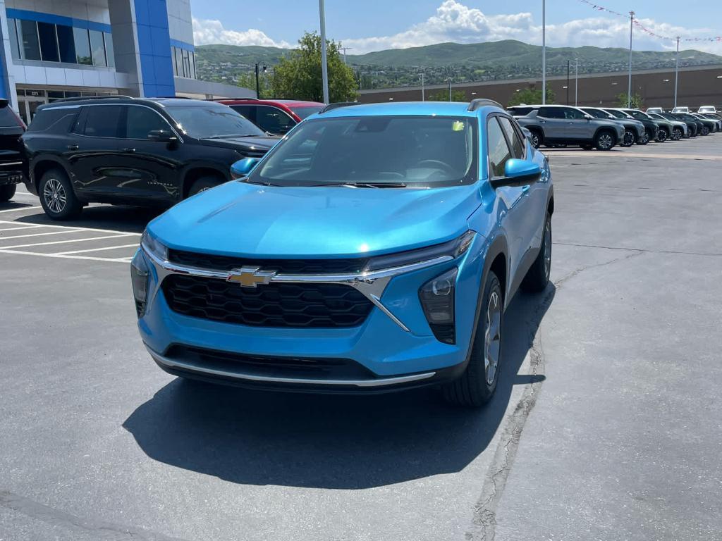 new 2025 Chevrolet Trax car, priced at $24,785